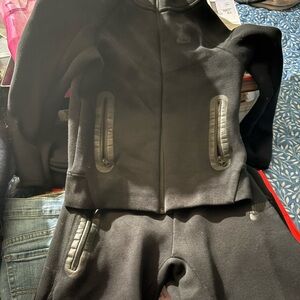 Boys black Nike tech set pants and zip up hoodie both size medium youth